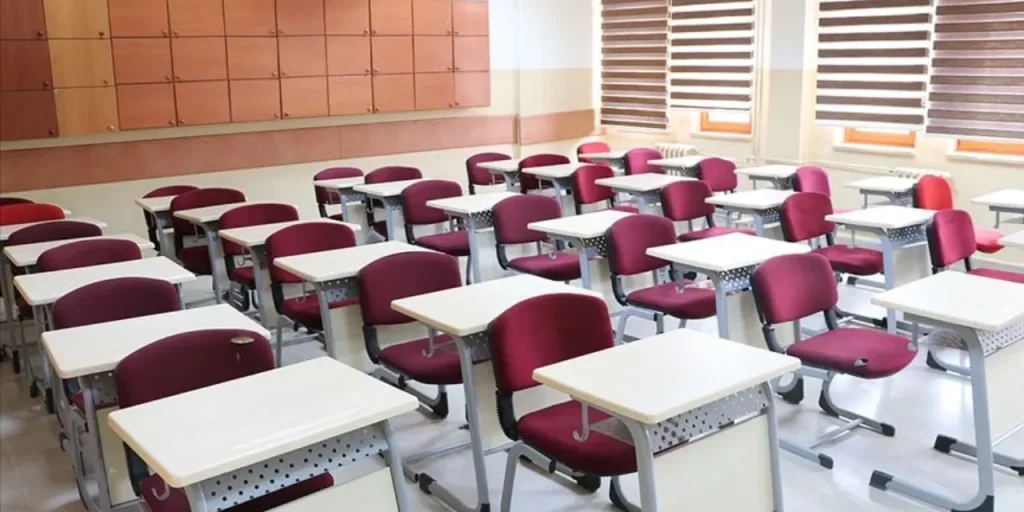 Ministero controlla scuole private che offrono corsi senza lezioni per studenti del 12° anno