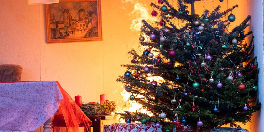 Incendio per un coroncino di avvento a Herne: donna in pericolo di vita