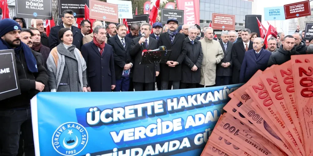 Sindacato turco chiede aumento salari per funzionari e pensionati a fronte dell'inflazione