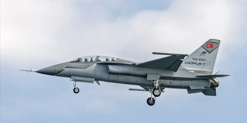 Turchia e Spagna firmano accordo di 2,6 miliardi di euro per 30 aerei di addestramento HÜRJET