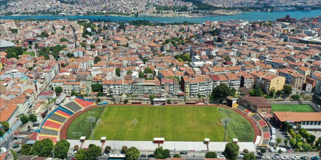 İBB bazı taşınmazlarını Hazine’ye devretti: Karagümrük Stadı arazisi de listede