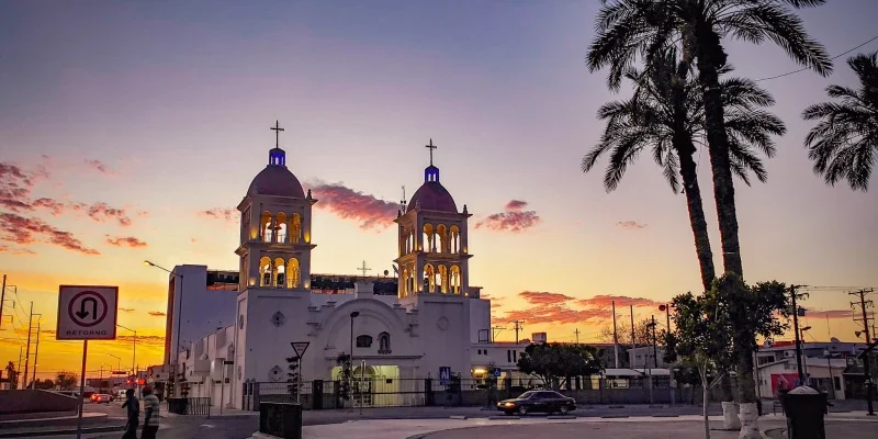 Vescovi degli Stati Uniti e del Messico lanciano un appello per una veglia cattolica in favore dei migranti, chiedendo politiche di immigrazione più umane e giuste