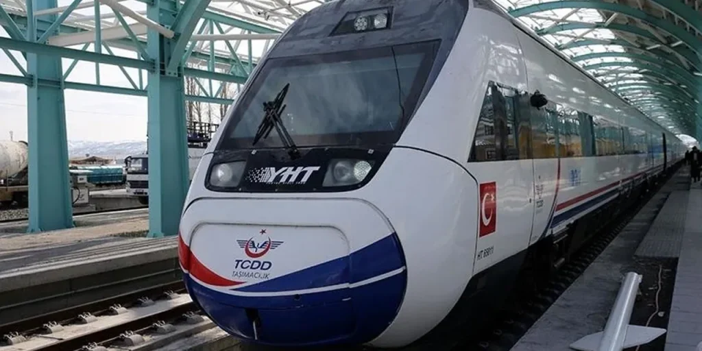 Treni extra su Ankara–Konya per celebrare il 752° anniversario di Mevlana