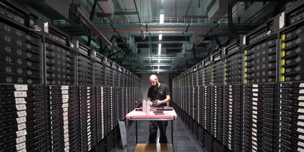 "Data Center e Centrali a Gas: Soluzioni Energetiche per un Futuro Sostenibile"