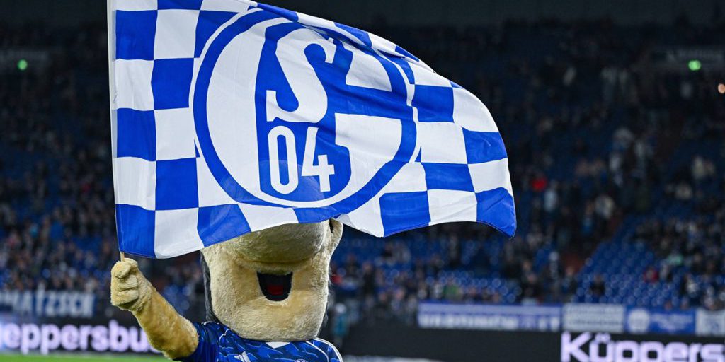 FC Schalke 04 lancia nuove magliette speciali: beneficio previsto per Gelsenkirchen