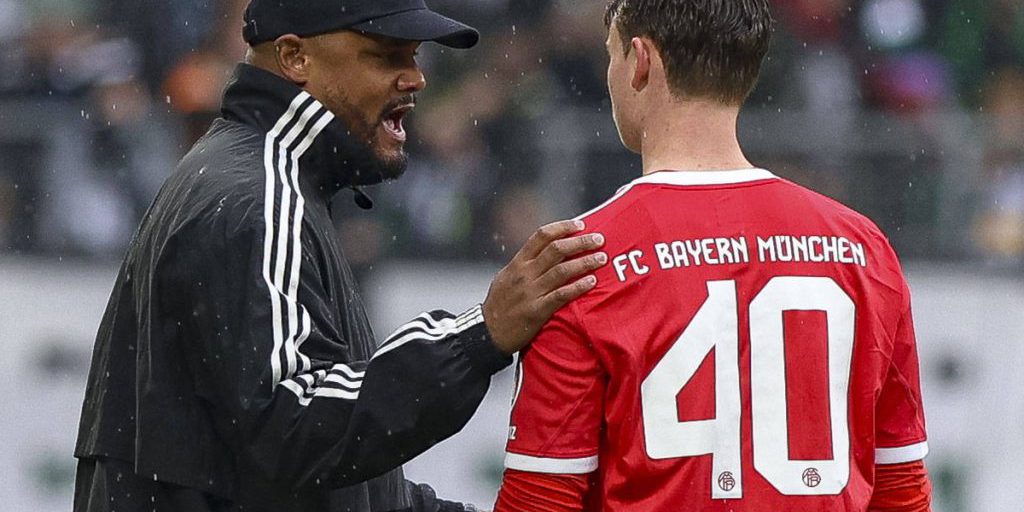 Giovane talento del Bayern Monaco brilla in Champions League, Kompany resta severo