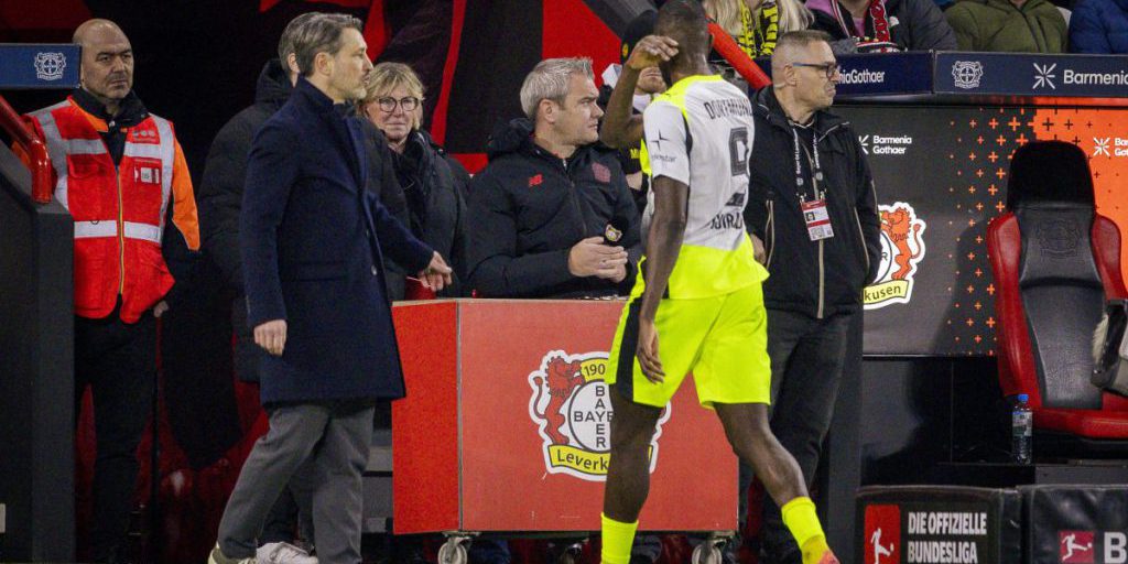 Borussia Dortmund vince a Leverkusen, ma un giocatore del BVB esprime frustrazione