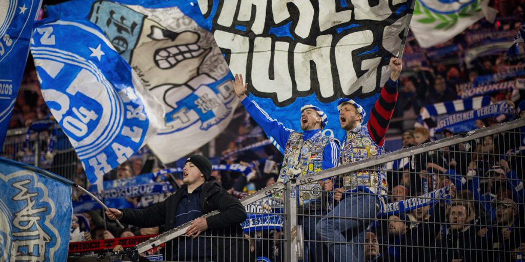 Schalke 04 pubblica un video misterioso su X: i tifosi già in attesa