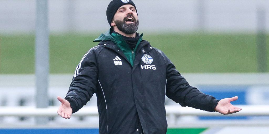 Schalke 04 resta saldo mentre il rivale prevede cambiamenti a breve termine