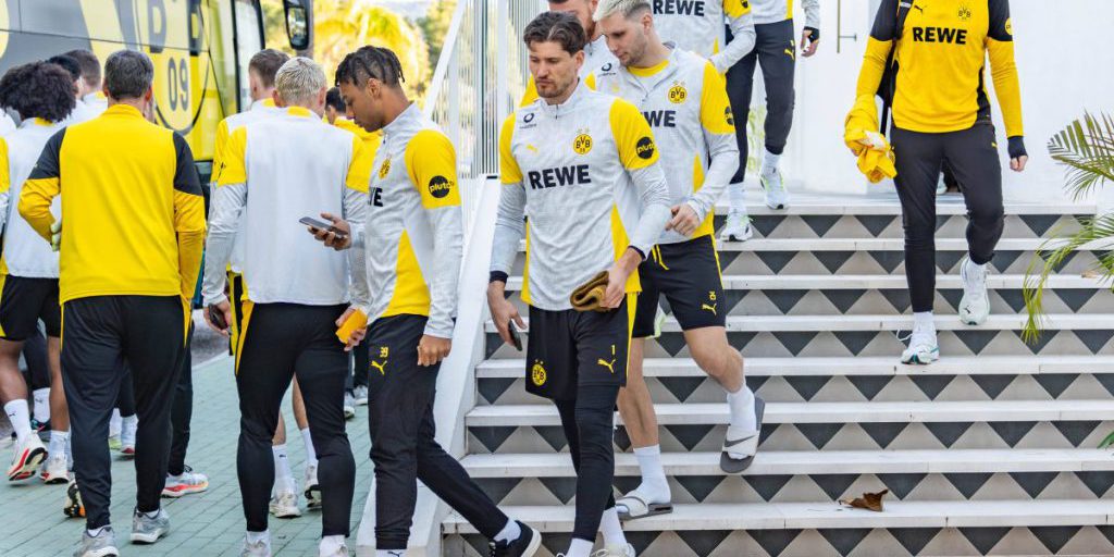 Giocatore di Borussia Dortmund lascia il campo di allenamento prima del previsto