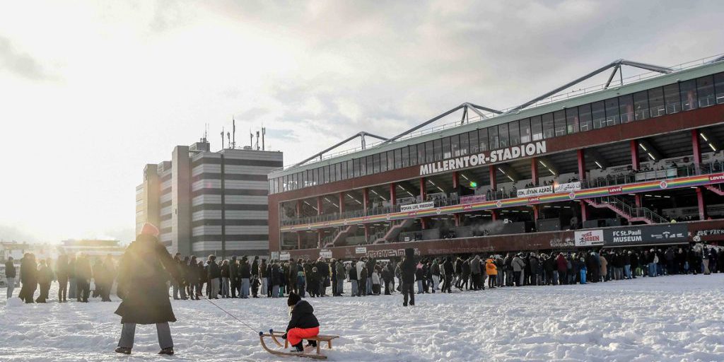 Bundesliga annullata: la neve blocca le partite