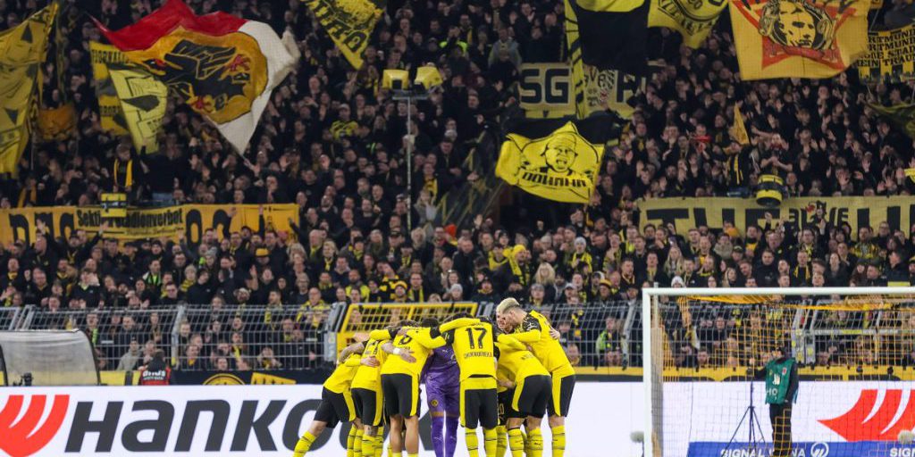 Tifosi di BVB esprimono forte disappunto verso Niko Kovac e il suo staff durante la partita contro Brema