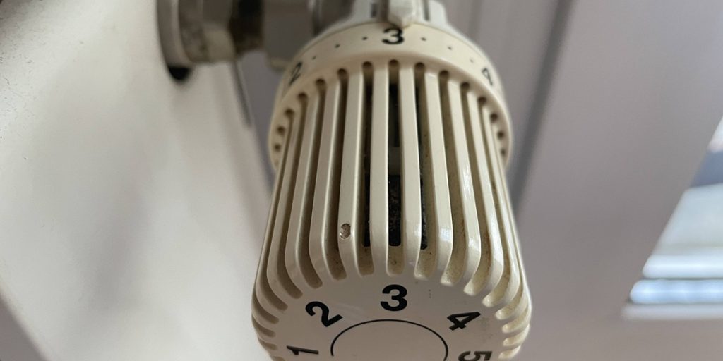 Riduci i costi del riscaldamento in inverno: accendi la casa di notte in modo corretto