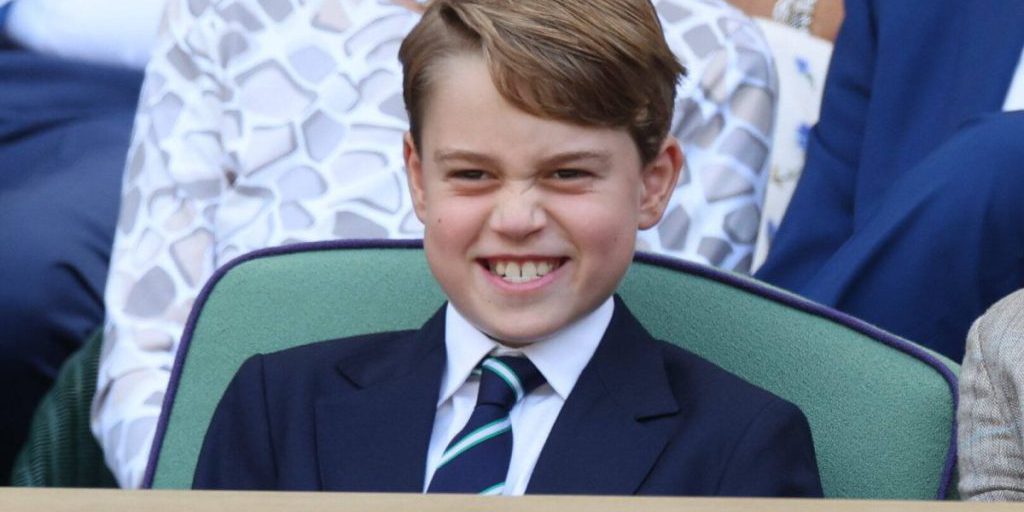 Principe George visita centro per senzatetto prima di Natale, seguendo l'esempio della nonna Diana