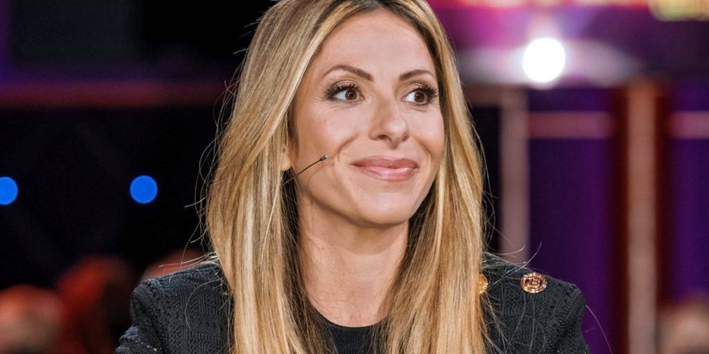 Gülcan Kamps cade in bagno durante la gravidanza: episodio di shock ma si sente bene