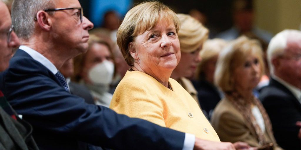 Riesen Party ohne Altkanzlerin: Merz hat Merkel bisher nicht eingeladen