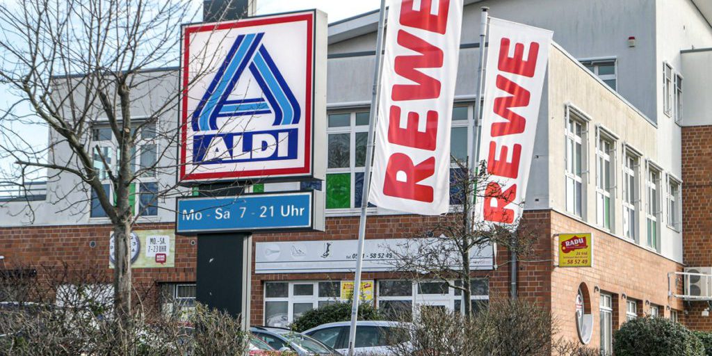 Revolution an der Kasse – SO zahlen Kunden vielleicht schon bald bei Rewe, Aldi und Co.