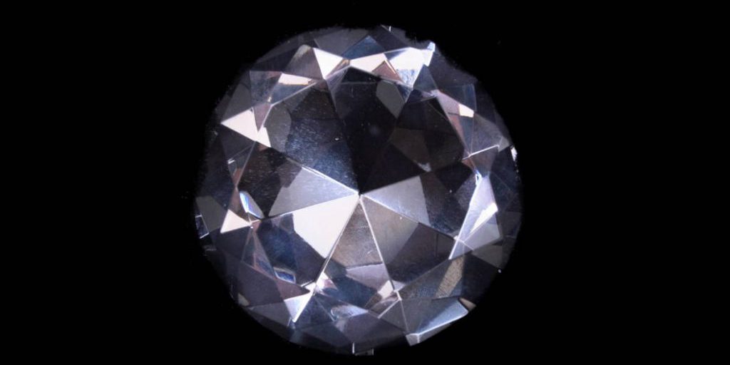 La Collezione di Gioielli degli Asburgo Svelata al Pubblico per la Prima Volta