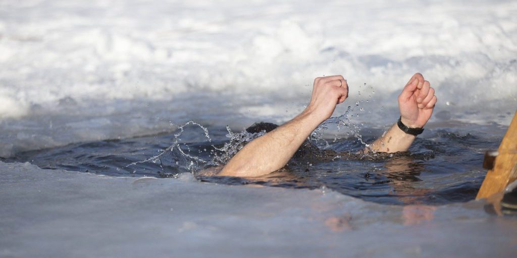 Polizia trova corpo di uomo in lago ghiacciato a Wismar