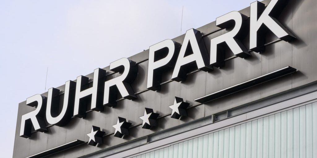 Ruhr Park Bochum: evento di dicembre sorprende i visitatori davanti al centro commerciale