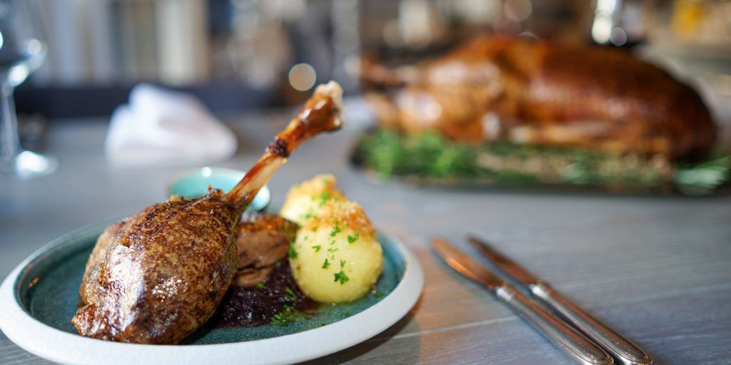 Un Ristorante Tedesco Abbandona il Tacchino di Natale: Una Scelta Coraggiosa o un Segno dei Tempi?