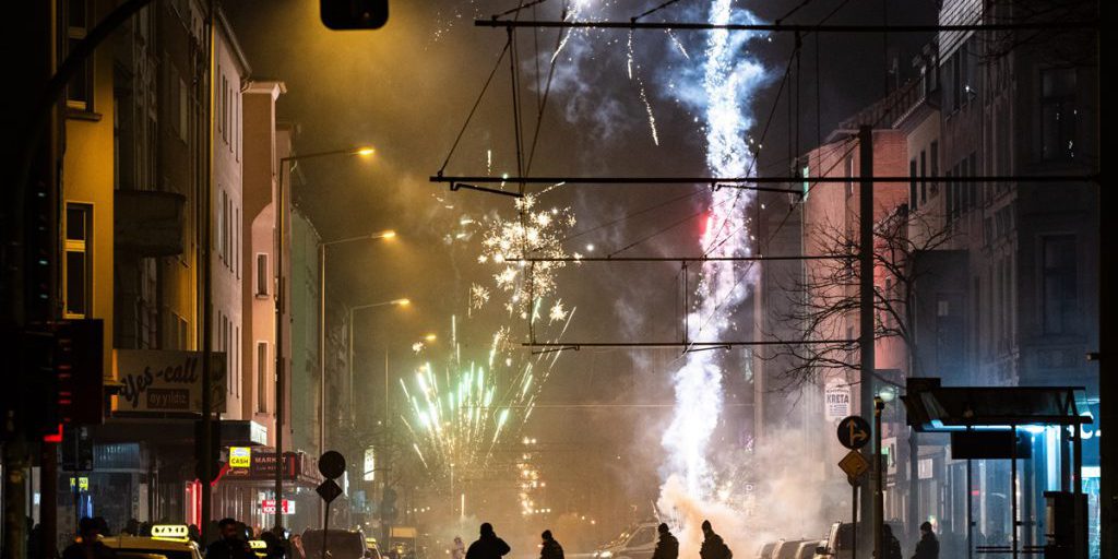 Capodanno in NRW: violenze, feriti e aggressioni contro la polizia