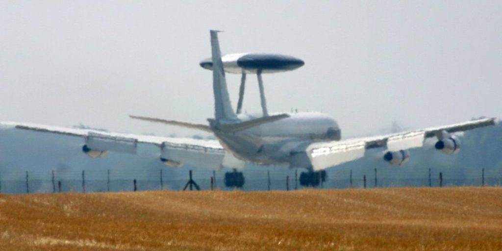 Drohnenalarm über Flughafen in NRW – Militärpolizei im Einsatz