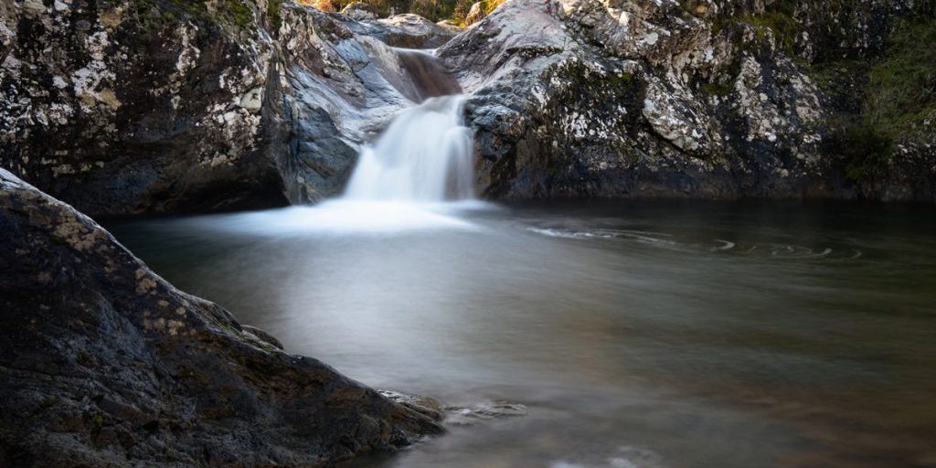 Von Fluss mitgerissen und ertrunken – Deutscher Vater stirbt im Urlaub auf Korsika