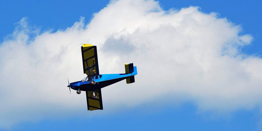 Niederländer fliegen mit Kleinflugzeug über NRW – kurz hinter der Grenze kommt es zum Unfall!
