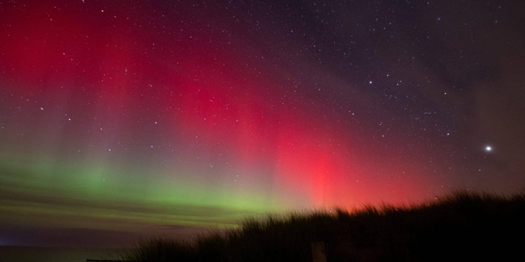 Le Luci del Polo Nord si mostrano in Nord Reno-Westfalia: un evento naturale unico e spettacolare