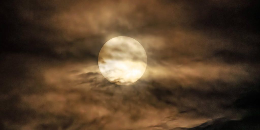 Es wird emotional! Jetzt mahnt dein Horoskop zur Vorsicht