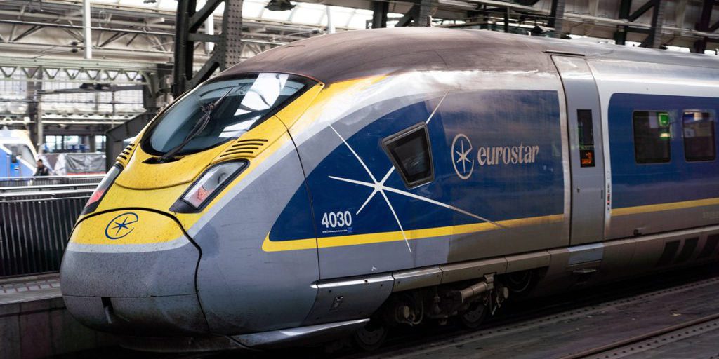 Interruzione di servizio nel tunnel Eurostar: viaggiatori bloccati per ore tra Francia e Regno Unito