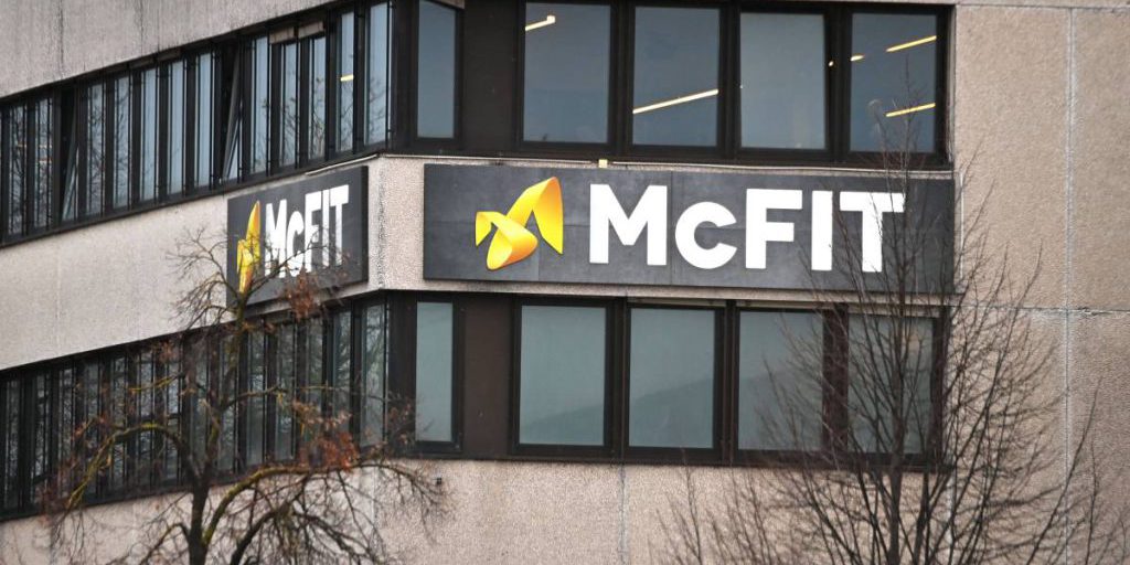 McFit Oberhausen: controversia per fattura di 120 euro etichettata “XXL”