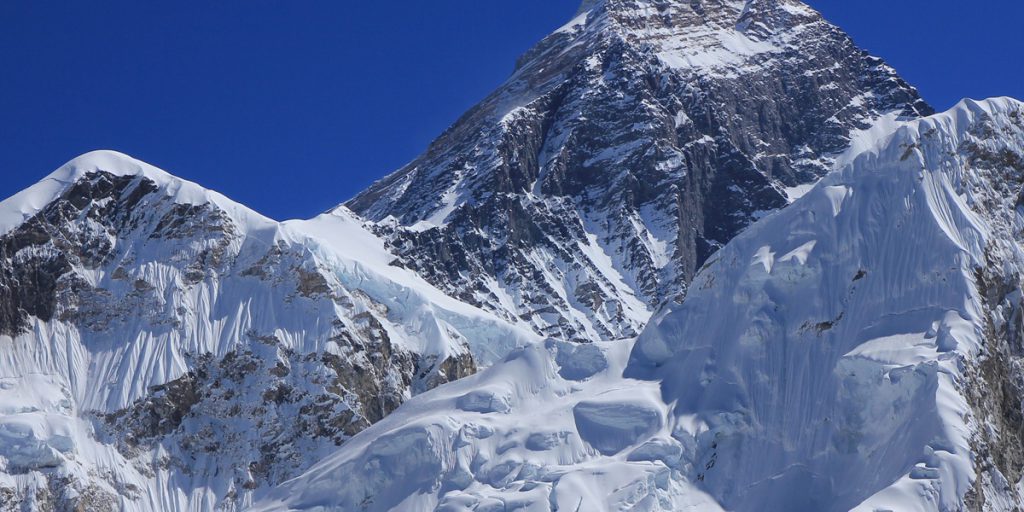 Große Sorge am Mount Everest – 1.000 Menschen von Schneesturm eingeschlossen
