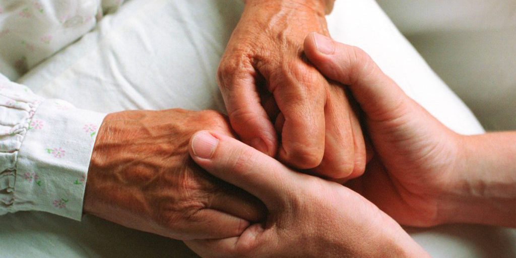 Heike, residente in NRW, torna a casa per l'ultima volta grazie a Wunschwagen