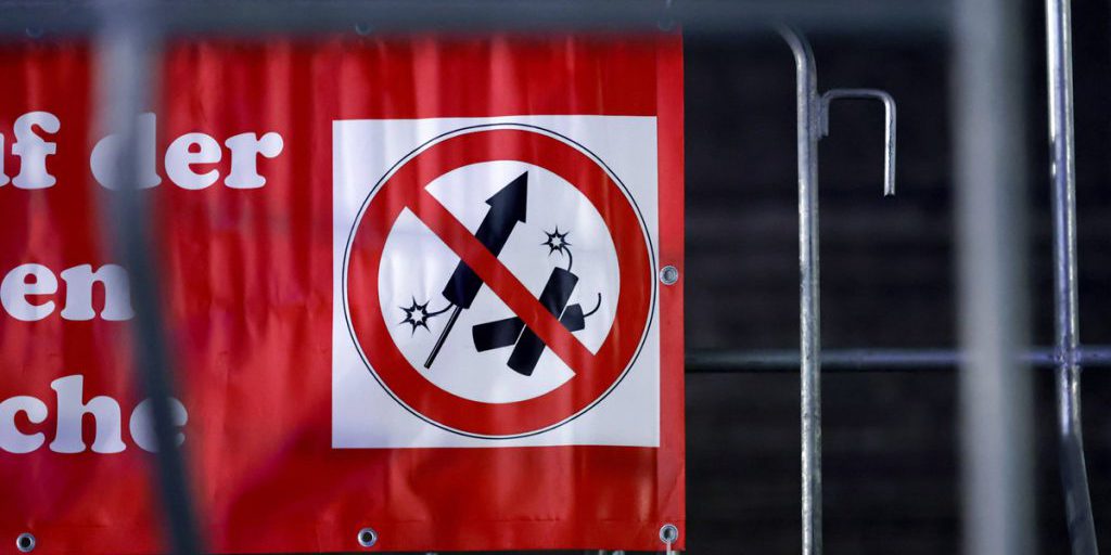 Discussione sul divieto di fuochi d'artificio continua dopo Capodanno, pressione verso i politici cresce