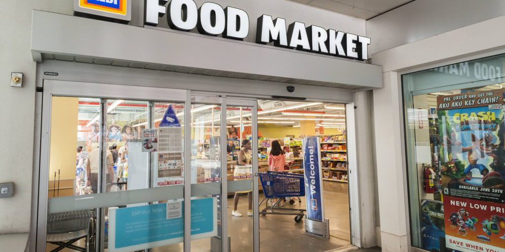 Deutsche geht bei Aldi in den USA einkaufen – an der Kasse bleibt sie verwundert zurück