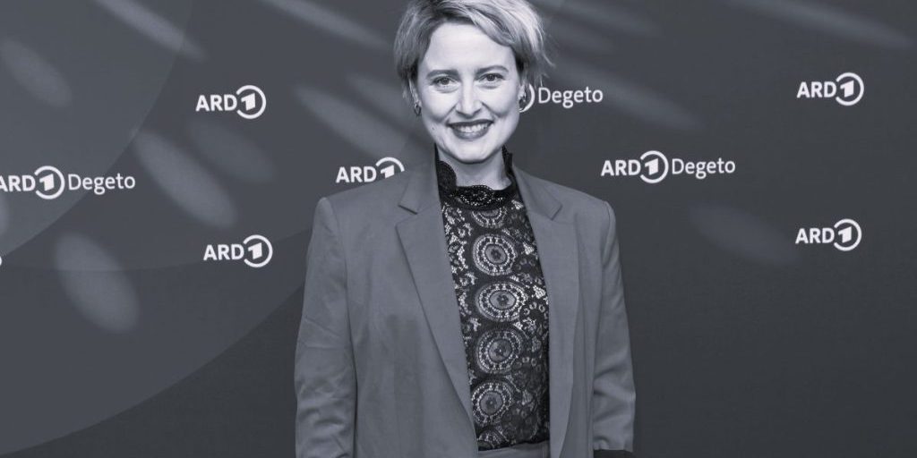 Morte Tragica di Wanda Perdelwitz Star di Traumschiff a Soli 41 Anni a Seguito di un Incidente in Bicicletta