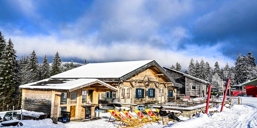 Menù di bevande post-sci sotto accusa di contenuti sexisti e discriminatori