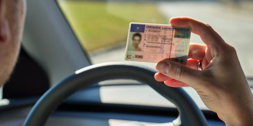 Minister will Führerschein-Prüfungen vereinfachen: „Wird schon keiner sterben – oder?“