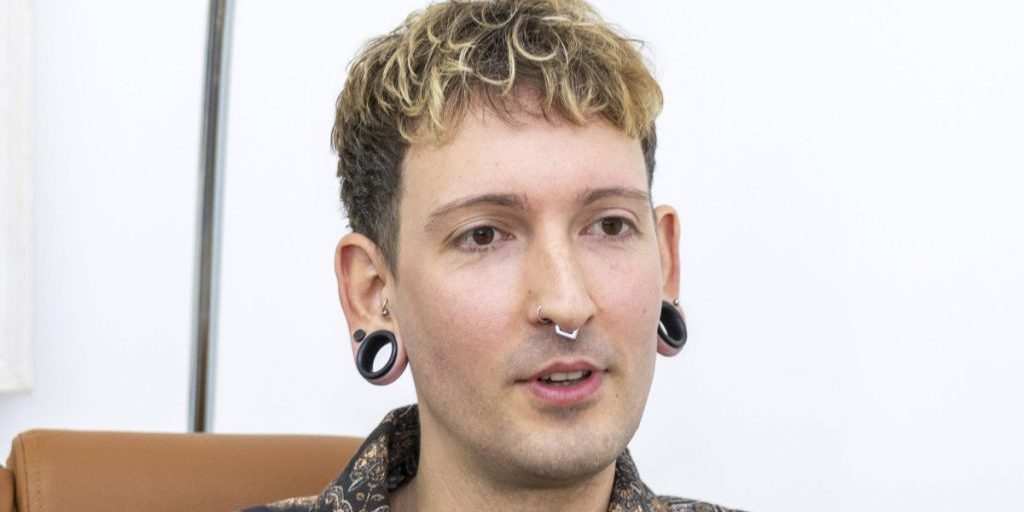 „Bares für Rares“-Star Fabian Kahl mahnt nach tierischem Fund: „Bitte seid achtsam!“