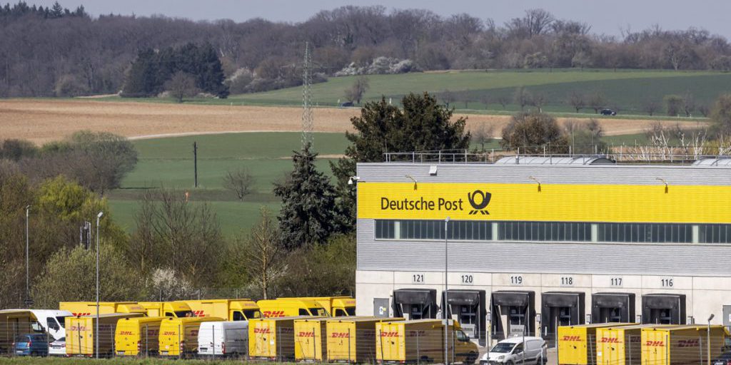 DHL avvisa: aumento volume pacchi può causare ritardi nella consegna