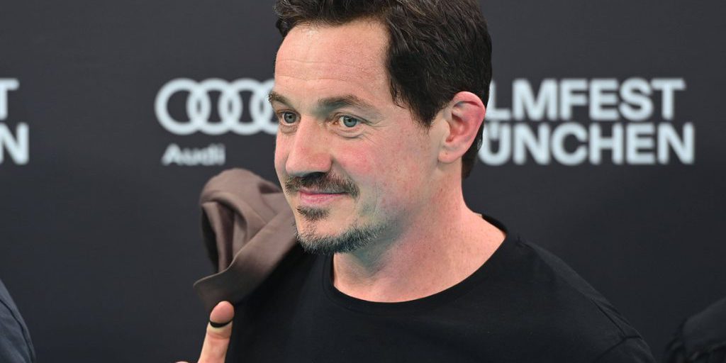 Schauspieler packen über „Bergretter“-Dreh aus – „Damit wir das hier überleben“