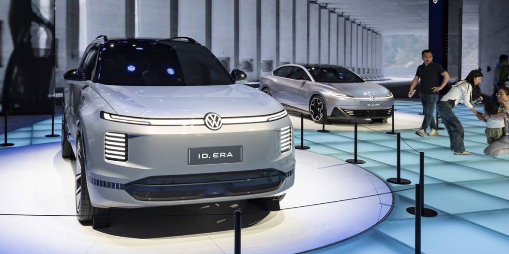 UE e Cina stabiliscono prezzi minimi per le auto elettriche importate