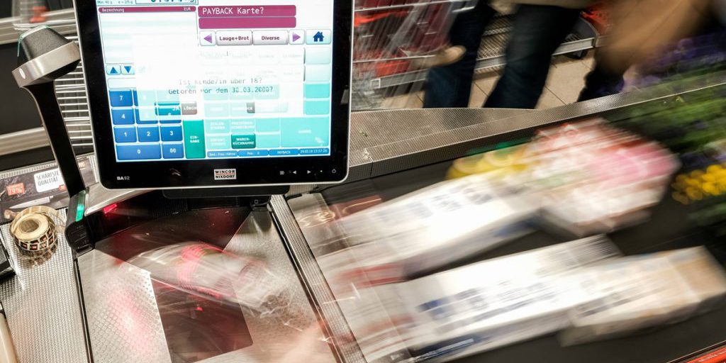 Comportamento dei clienti: un video svela la realtà in un supermercato Rewe