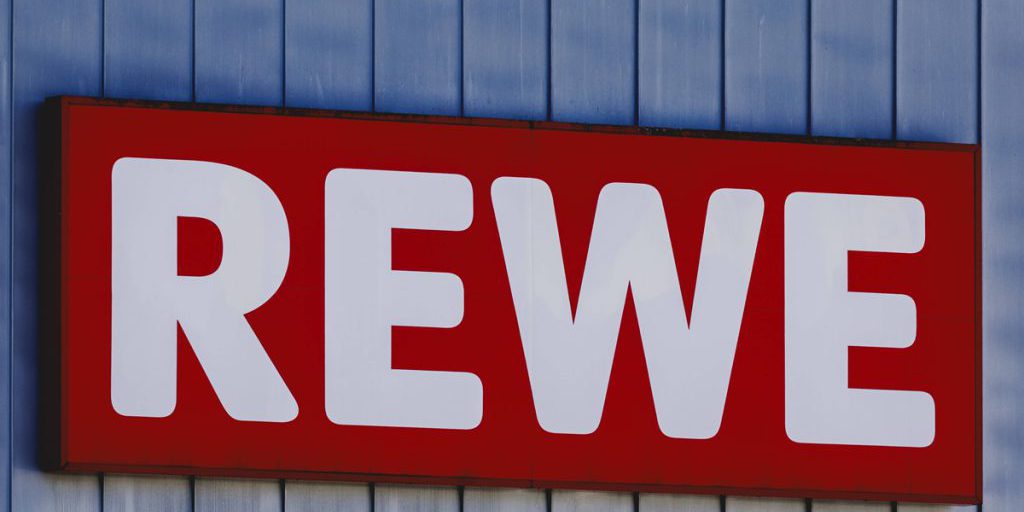 Kunde greift ins Rewe-Regal – doch was er zu Hause entdeckt, lässt viele würgen