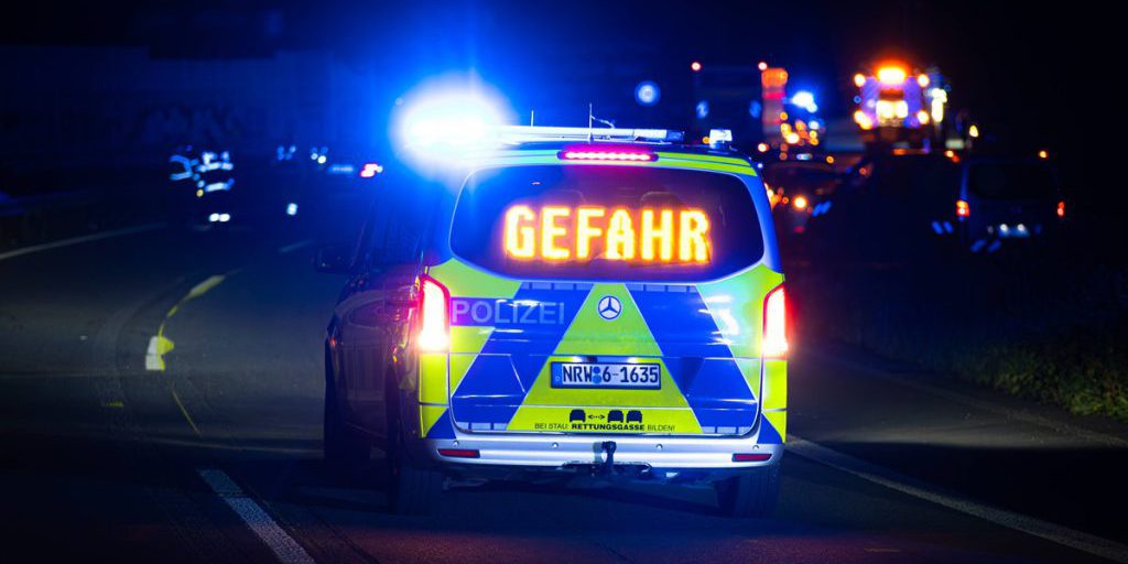 Incidente Mortale sulla A5: Una Tragedia che Solleva Interrogativi sulla Sicurezza Stradale