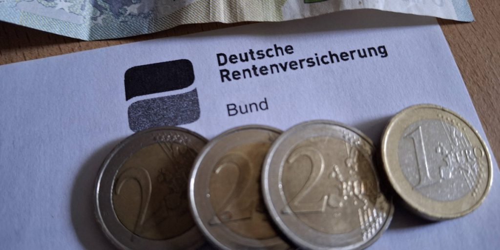 Sussidio di disoccupazione per lavori domestici: la Spagna introduce una misura innovativa per aiutare le persone senza lavoro