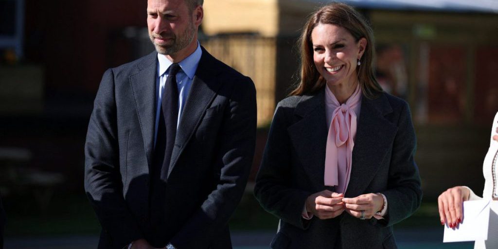 Il Principe William e la sua famiglia iniziano un nuovo capitolo nella vita mentre la monarchia britannica affronta sfide senza precedenti