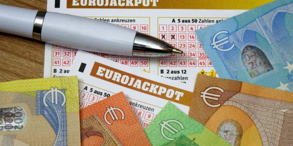 Andy Bayford vince 175 milioni di euro al lotto e investe il premio per la comunità